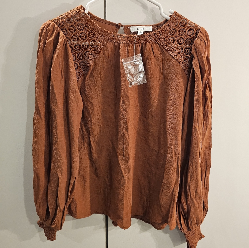 Mine Womans Medium Long Sleeve Blouse